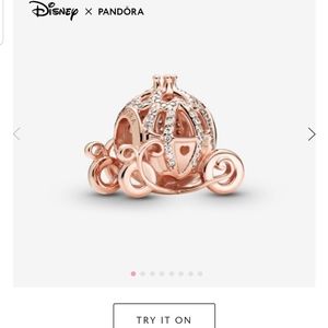 Disney Cinderella Sparkling Carriage Charm